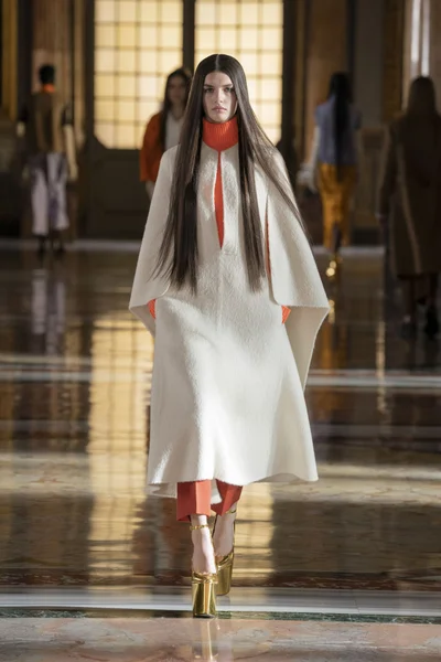 Look 40